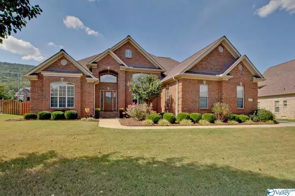 6717 Mountain Ledge Drive, Owens Cross Roads, AL 35763