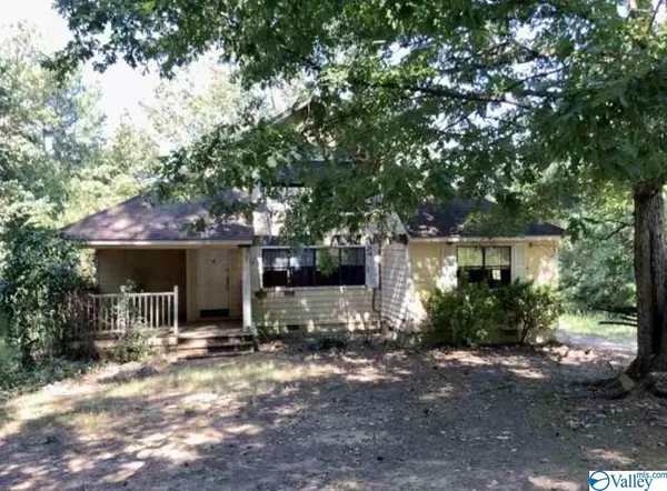 220 Logan Lane, Pell City, AL 35125