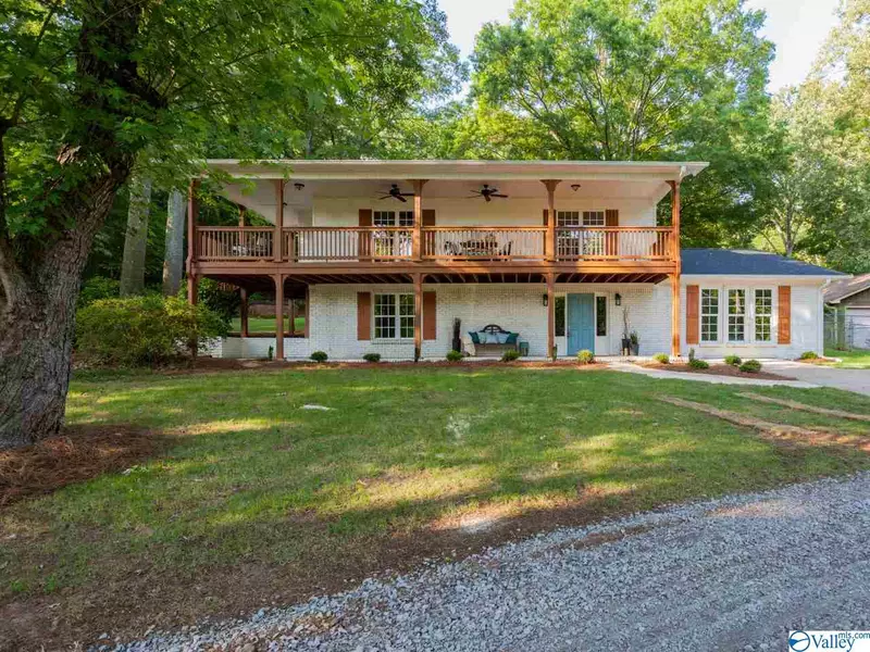 320 Point Of Pines, Guntersville, AL 35976