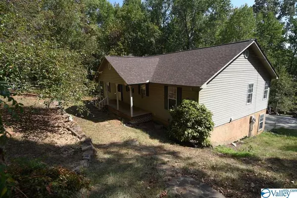 1158 Holiday Shores Road, Scottsboro, AL 35769