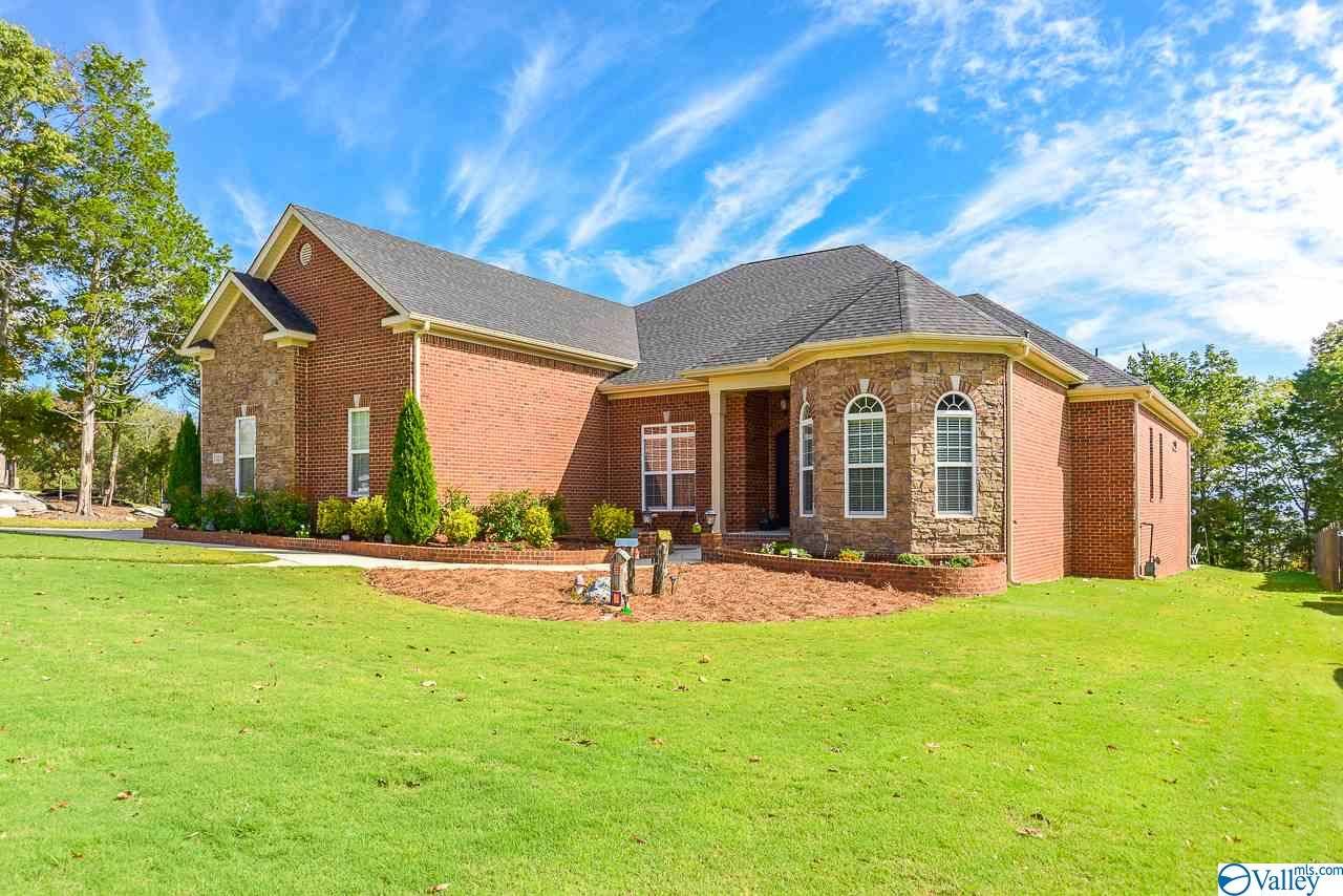 Owens Cross Roads, AL 35763,7101 Trillium Court