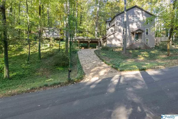 3408 Creek Circle, Guntersville, AL 35976