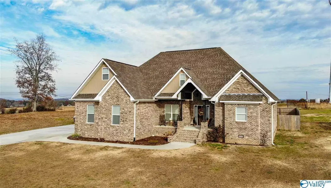 41 Payton Lane, Grant, AL 35747