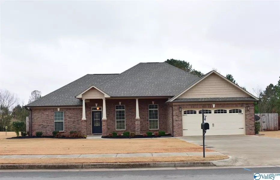 21593 Silver Oaks Circle, Athens, AL 35613