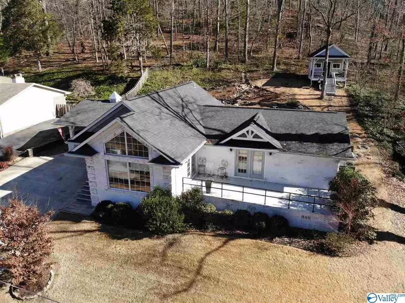 1829 Forest Drive, Guntersville, AL 35976