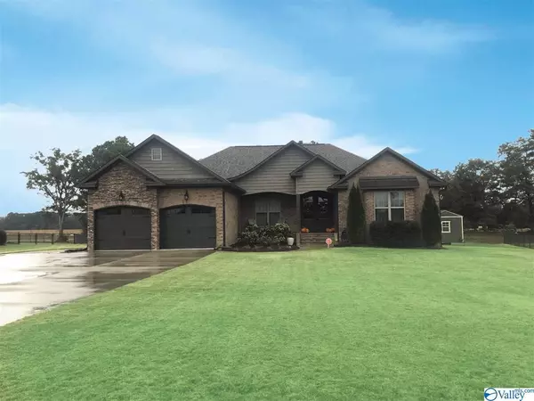 375 Creekside Circle, Gadsden, AL 35901