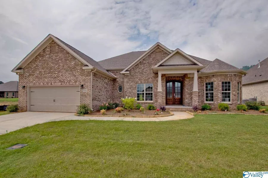 3007 Chimney Cove Circle, Brownsboro, AL 35741