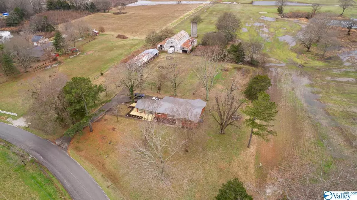 Huntland, TN 37398,330 Elora Road