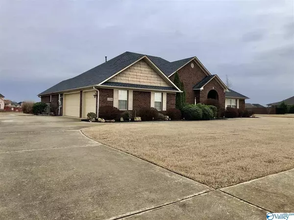 Athens, AL 35613,13518 Summerfield Drive