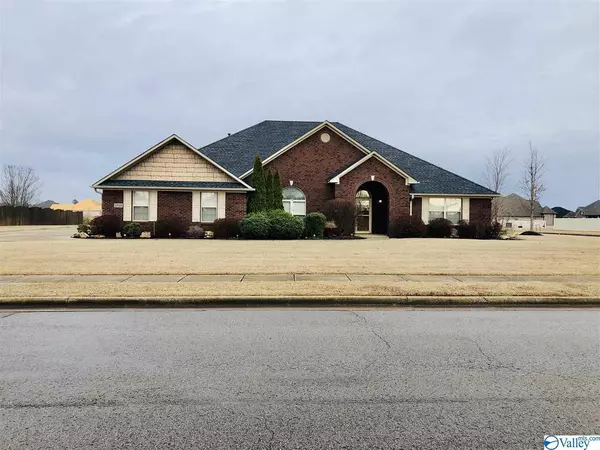 Athens, AL 35613,13518 Summerfield Drive