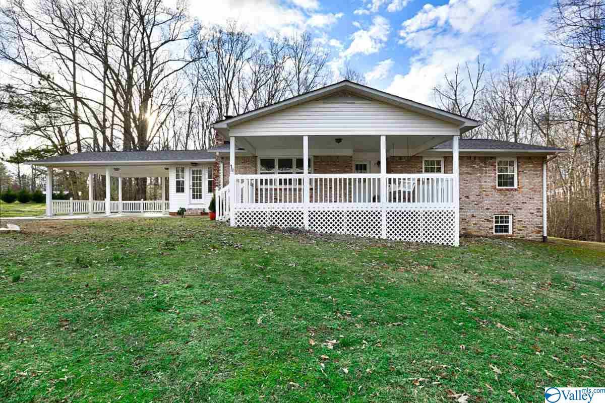 921 10th Street NW, Arab, AL 35016