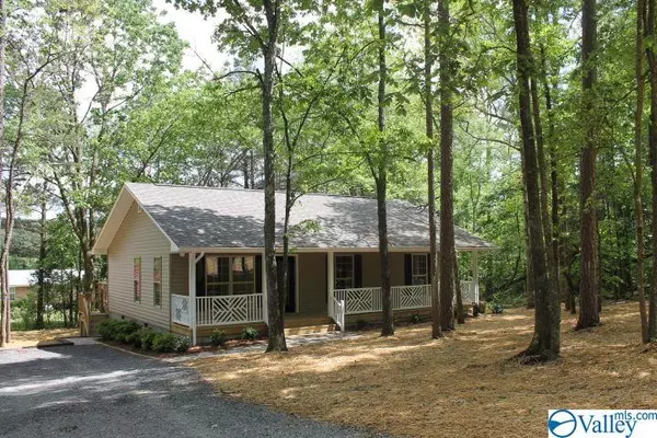 Valley Head, AL 35989,83 Hickory Lane