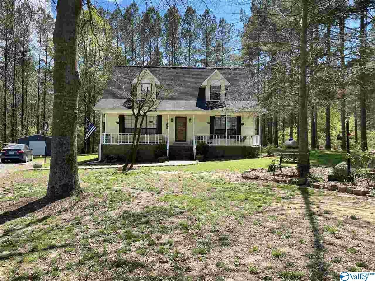 Eva, AL 35621,60 Jesse Green Road