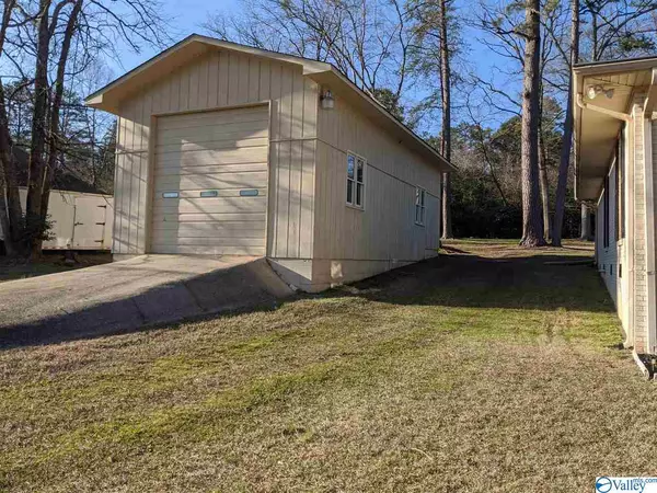 Gadsden, AL 35904,207 Southview Avenue