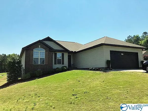 3063 Lakeview Circle, Southside, AL 35907