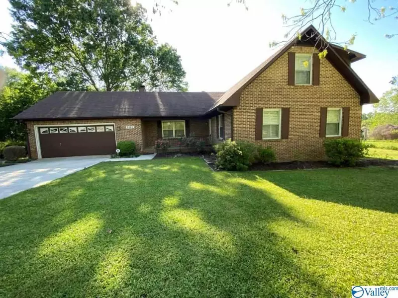 3382 Cedar Lane, Guntersville, AL 35976