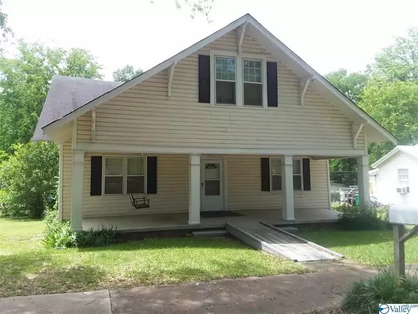 213 Cannon Avenue N, Sylacauga, AL 35150