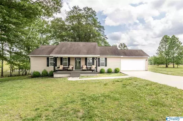 76 School House Road, Albertville, AL 35950