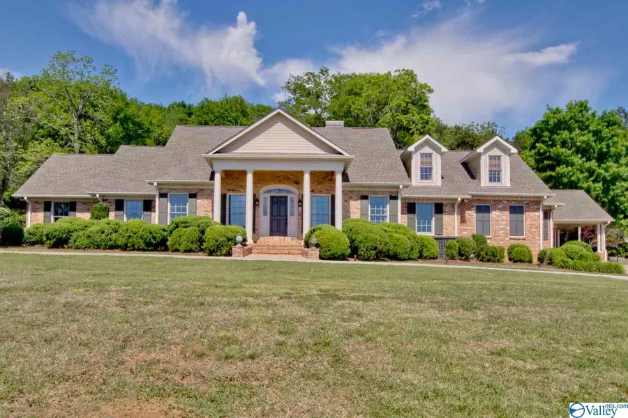 211 Brooks Circle, Brownsboro, AL 35741