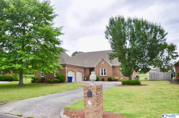 1042 Covington Court, Arab, AL 35016