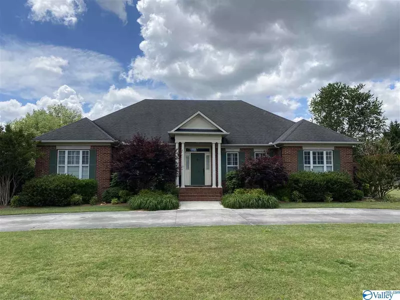 320 Plantation Way, Athens, AL 35613