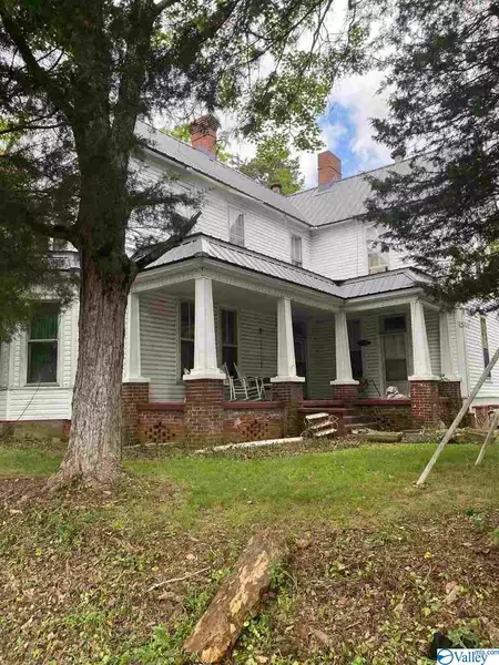701 Green Avenue N, Russellville, AL 35653