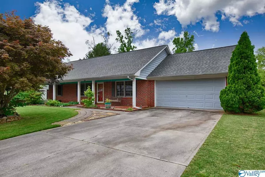 132 Wickstone Road, Meridianville, AL 35759