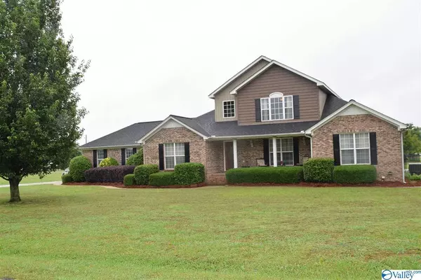 1160 N Summerset Place, Southside, AL 35907