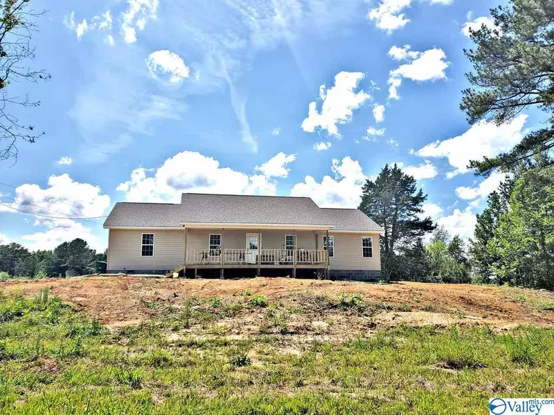 938 County Road 1282, Vinemont, AL 35179