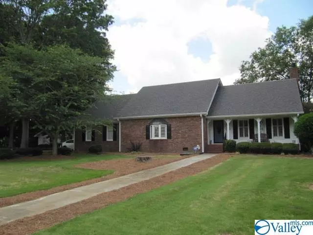 406 Forestdale Avenue, Albertville, AL 35950