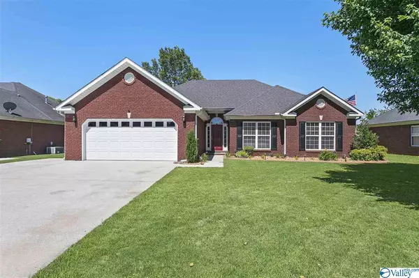 1915 Red Sunset Drive, Decatur, AL 35603