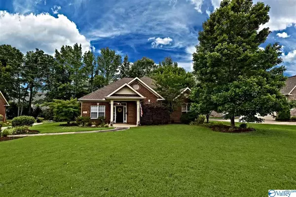 7102 SE Jacks Creek Lane, Owens Cross Roads, AL 35763