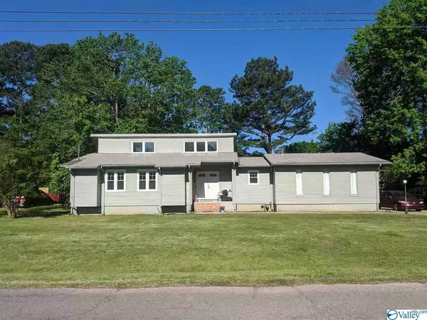 2906 Masonic Drive, Scottsboro, AL 35769