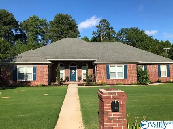 2102 Carleton Drive, Decatur, AL 35603