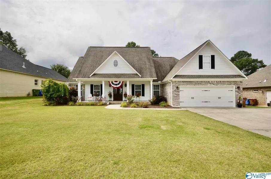 1308 Gypsy Trail SW, Hartselle, AL 35640