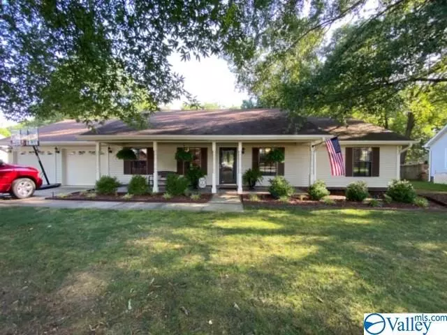 17683 Owens Street, Athens, AL 35611