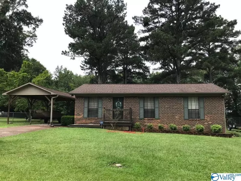 2511 Crockett Circle, Guntersville, AL 35976