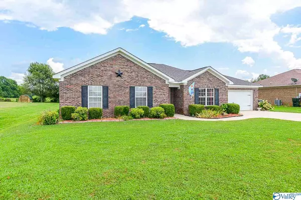 199 Glenda Sue Lane, New Market, AL 35761