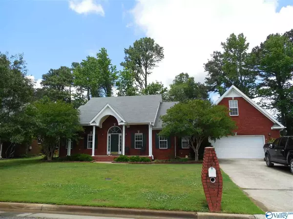 Hartselle, AL 35640,1501 Berrivine Drive