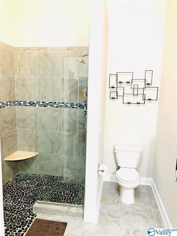 Huntsville, AL 35806,1021 Cresent Falls