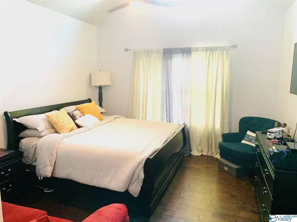 Huntsville, AL 35806,1021 Cresent Falls