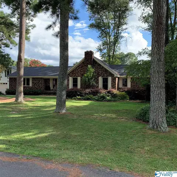 403 Forestdale Avenue, Albertville, AL 35950