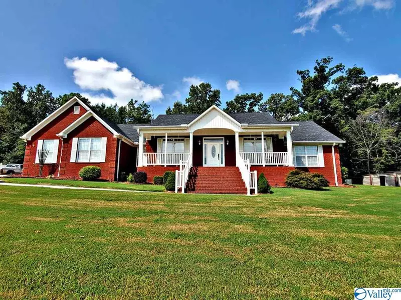 142 Pam Lane, Hartselle, AL 35640