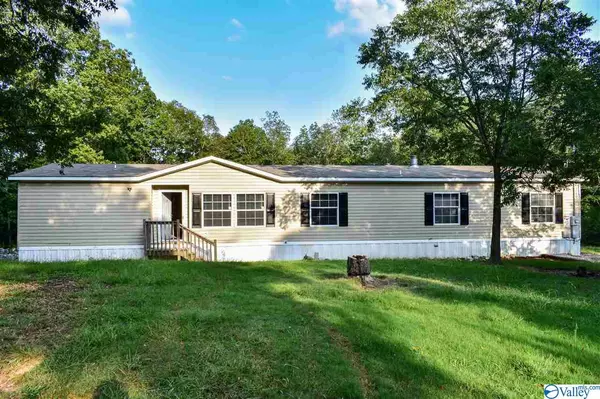 16 Claypit Drive, Anniston, AL 36201