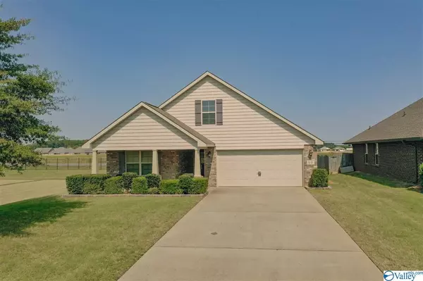 60 Weeping Willow Lane, Decatur, AL 35603