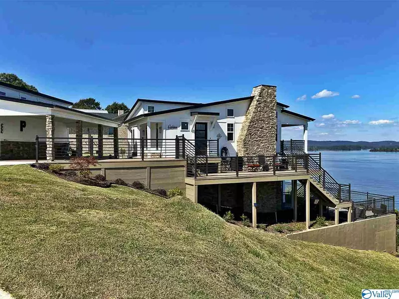 71 Harbor Pointe, Guntersville, AL 35976