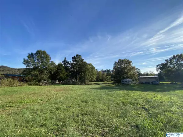 Somerville, AL 35670,1090 Guyer Cove Road