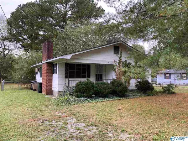 2117 Clara Avenue SW, Decatur, AL 35601