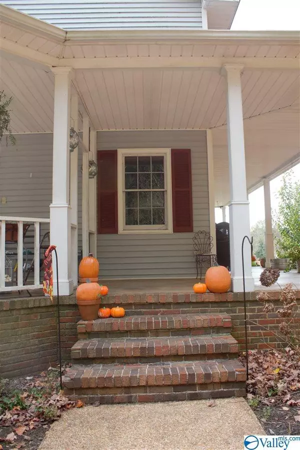 Elkmont, AL 35620,18420 Locust Lane