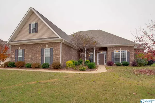 4805 Pinebrook Court, Owens Cross Roads, AL 35763